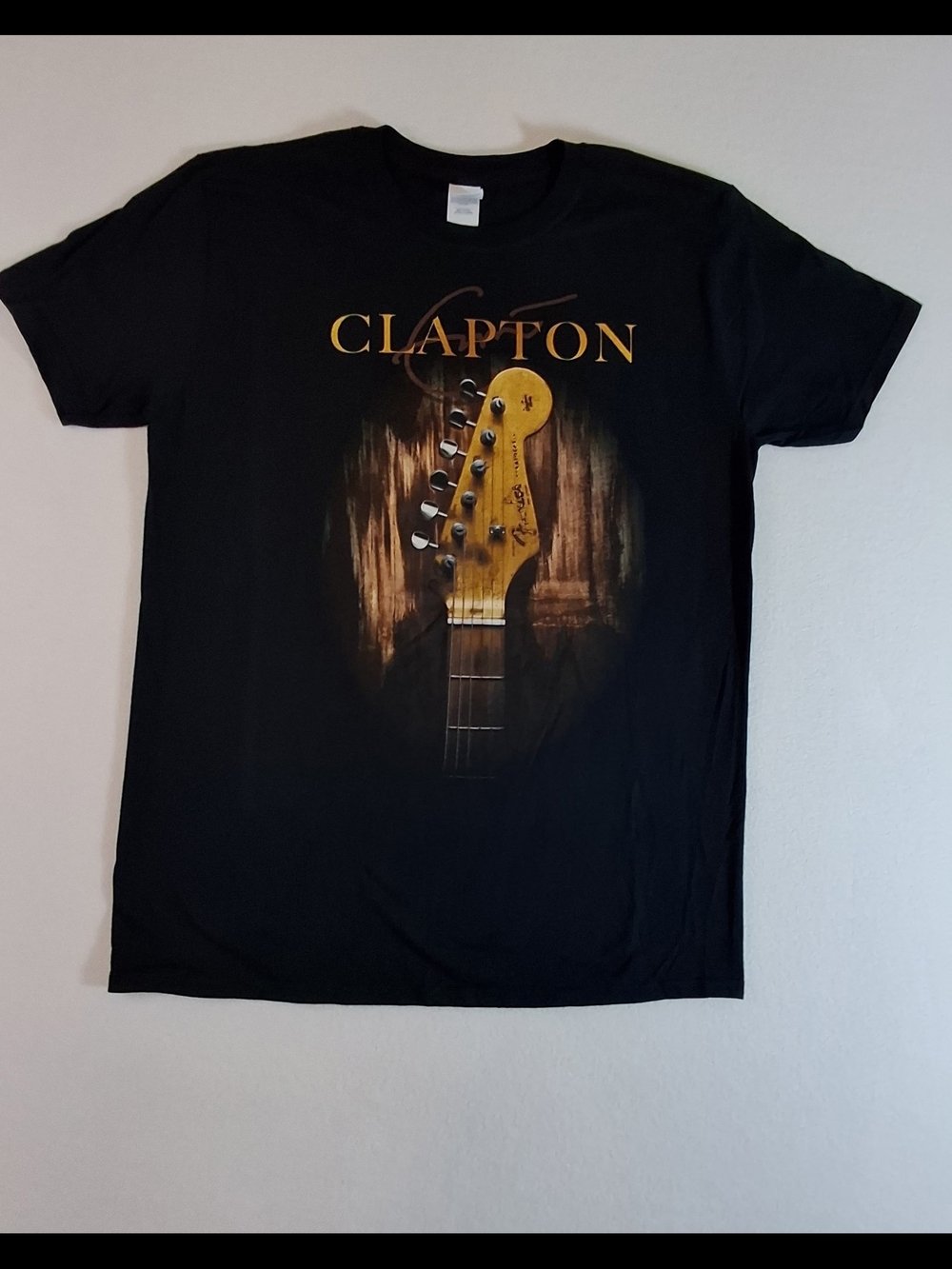 Gildan Men's Eric Clapton Black Graphic Tee